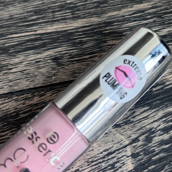Extreme Shine Lip Plumping LipGloss - Soft Pink - Picture 2 of 3